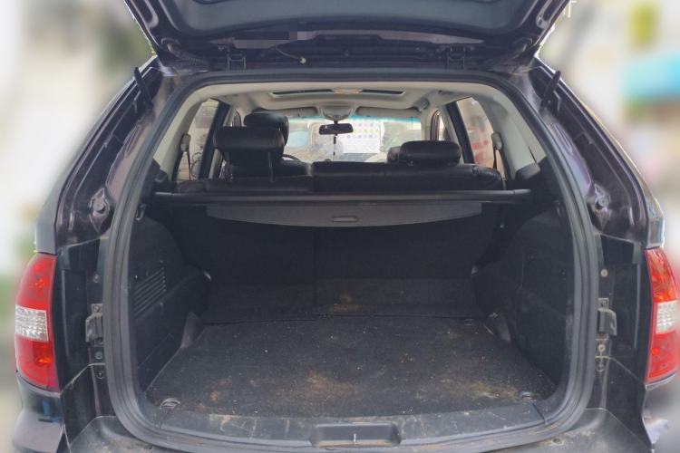 Used Roewe W5 2014 1.8T 2WD Automatic Tharu Special Edition Trunk