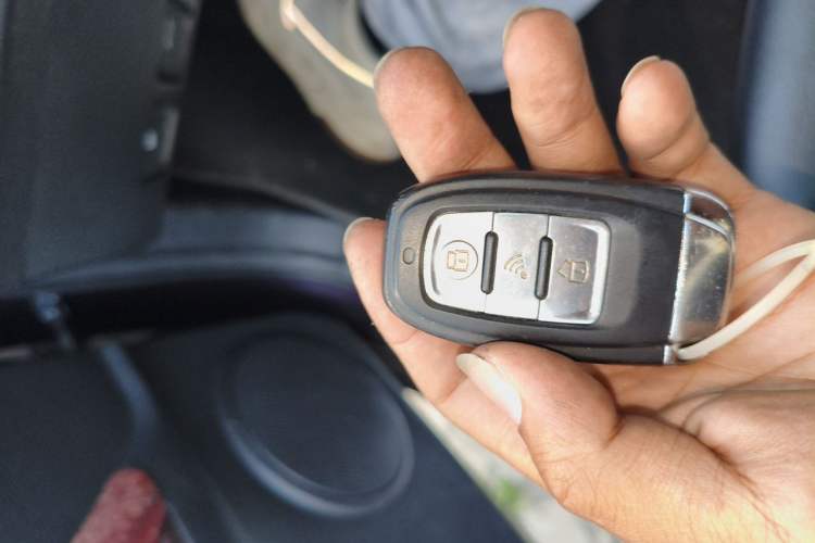 Used Roewe W5 2014 1.8T 2WD Automatic Tharu Special Edition Vehicle Key