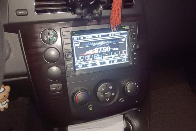 Used Roewe W5 2014 1.8T 2WD Automatic Tharu Special Edition Audio And AC Panel