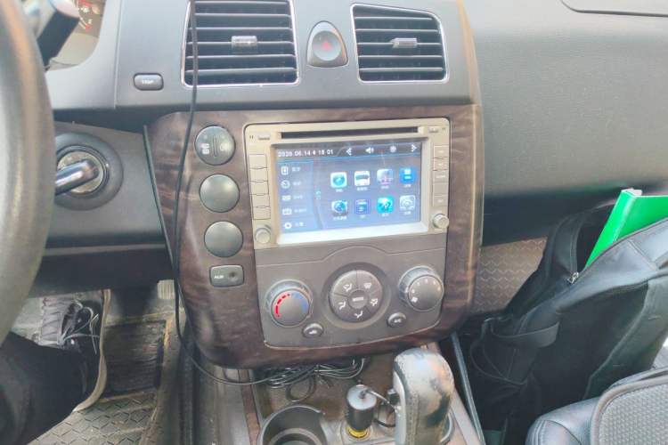 Used Roewe W5 2014 1.8T 2WD Automatic Tharu Special Edition Audio And AC Panel