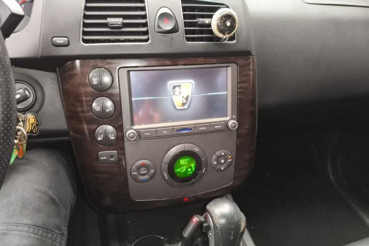 Used Roewe W5 2014 1.8T 4WD Automatic Haoyu Special Edition Audio And AC Panel