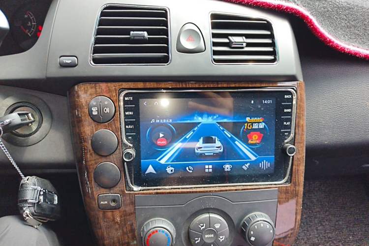 Used Roewe W5 2014 1.8T 2WD Automatic Tharu Special Edition Audio And AC Panel