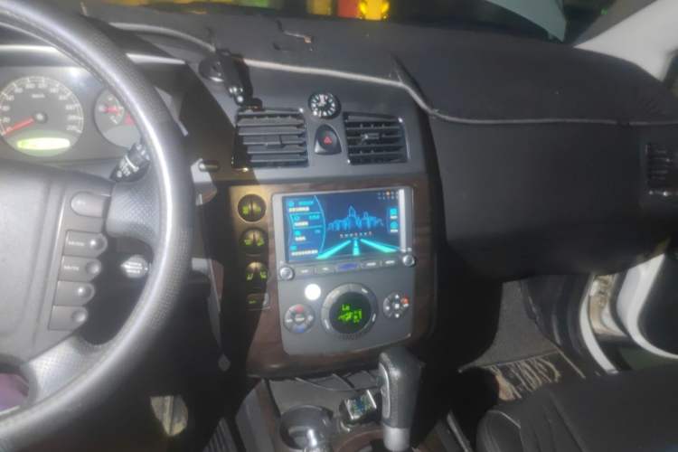 Used Roewe W5 2014 1.8T 4WD Automatic Haoyu Special Edition Audio And AC Panel