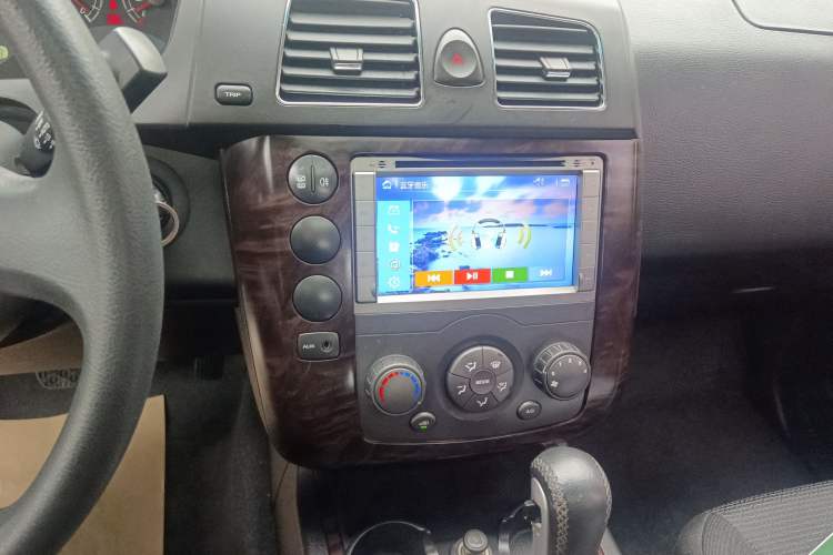 Used Roewe W5 2014 1.8T 2WD Automatic Tharu Special Edition Audio And AC Panel