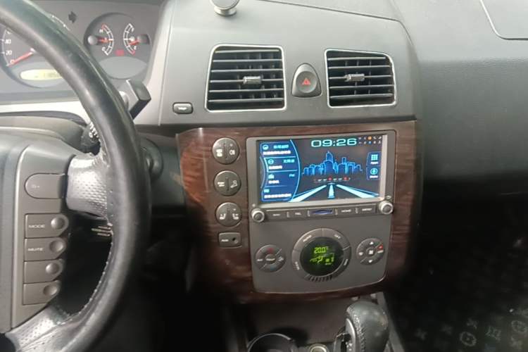 Used Roewe W5 2014 1.8T 4WD Automatic Haoyu Special Edition Audio And AC Panel