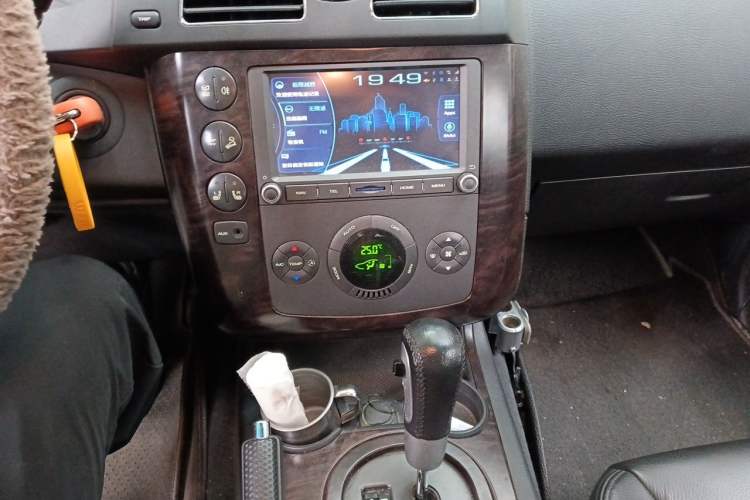 Used Roewe W5 2014 1.8T 4WD Automatic Haoyu Special Edition Audio And AC Panel