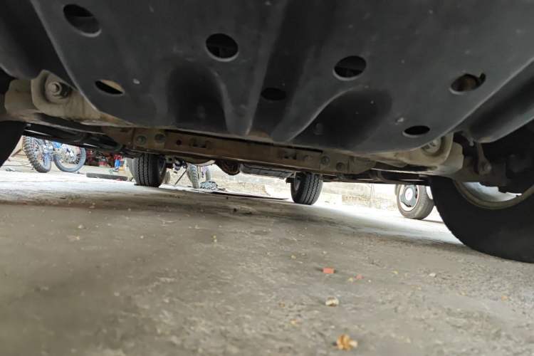 Used Roewe W5 2014 1.8T 2WD Automatic Tharu Special Edition Chassis Front