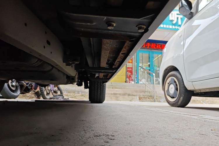 Used Roewe W5 2014 1.8T 2WD Automatic Tharu Special Edition Chassis Front Left