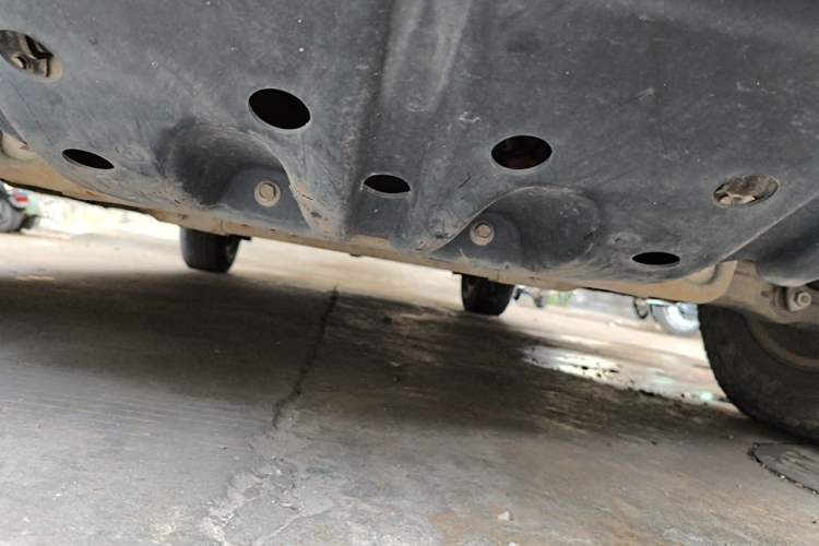 Used Roewe W5 2014 1.8T 2WD Automatic Tharu Special Edition Chassis Front