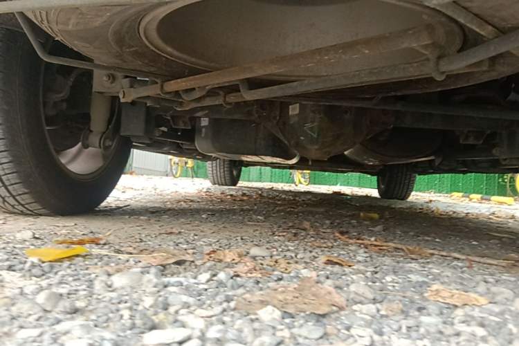 Used Roewe W5 2014 1.8T 4WD Automatic Haoyu Special Edition Chassis Rear