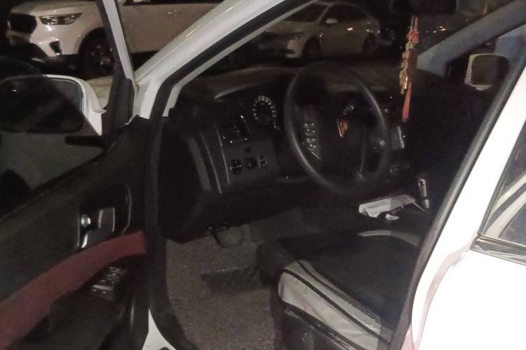 Used Roewe W5 2014 1.8T 2WD Automatic Tharu Special Edition Driver Seat