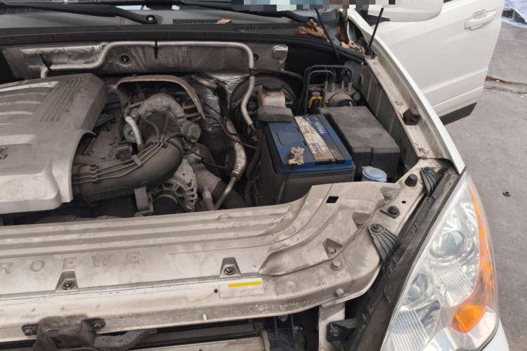 Used Roewe W5 2014 1.8T 4WD Automatic Haoyu Special Edition Engine Bay Left