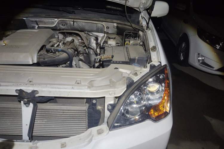 Used Roewe W5 2014 1.8T 2WD Automatic Tharu Special Edition Engine Bay Left