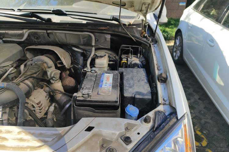 Used Roewe W5 2014 1.8T 2WD Automatic Tharu Special Edition Engine Bay Left