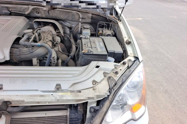 Used Roewe W5 2014 1.8T 2WD Manual Chiyu Special Edition Engine Bay Left