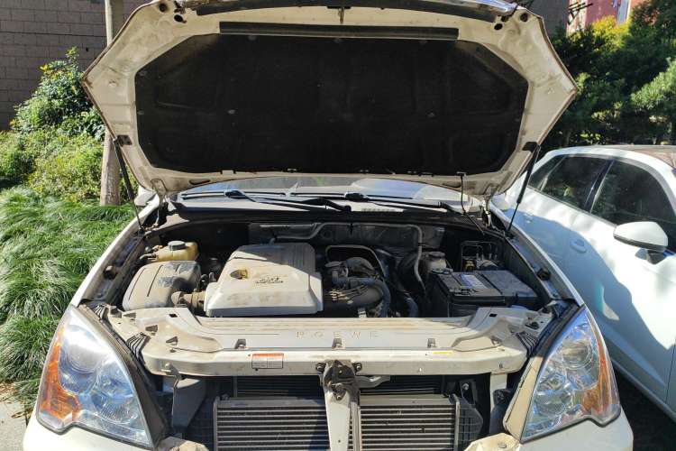 Used Roewe W5 2014 1.8T 2WD Automatic Tharu Special Edition Engine Bay