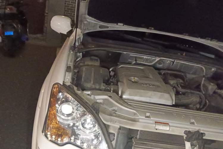 Used Roewe W5 2014 1.8T 2WD Automatic Tharu Special Edition Engine Bay Right