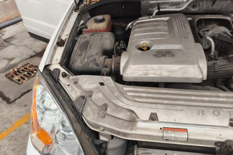 Used Roewe W5 2014 1.8T 4WD Automatic Haoyu Special Edition Engine Bay Right