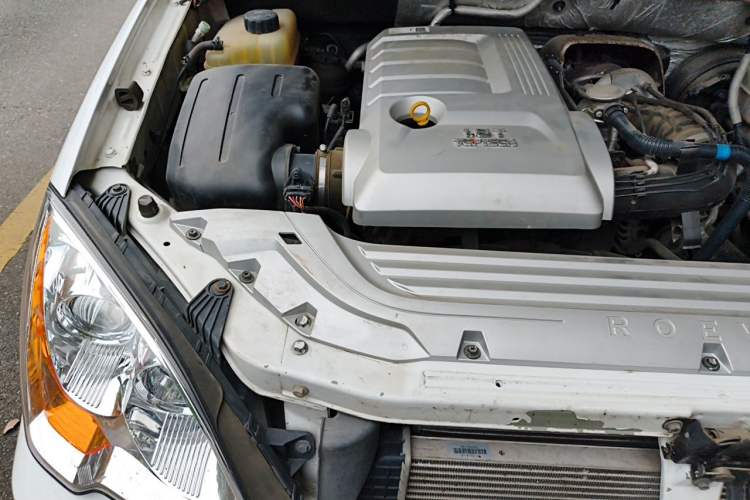Used Roewe W5 2014 1.8T 2WD Automatic Tharu Special Edition Engine Bay Right