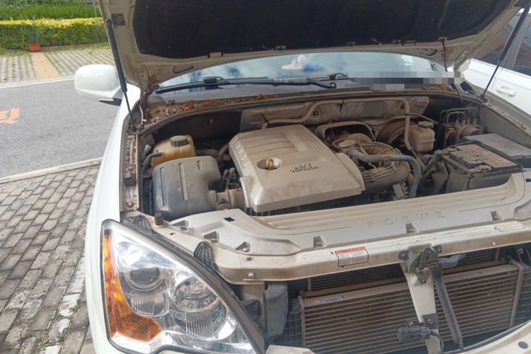 Used Roewe W5 2014 1.8T 4WD Automatic Haoyu Special Edition Engine Bay Right