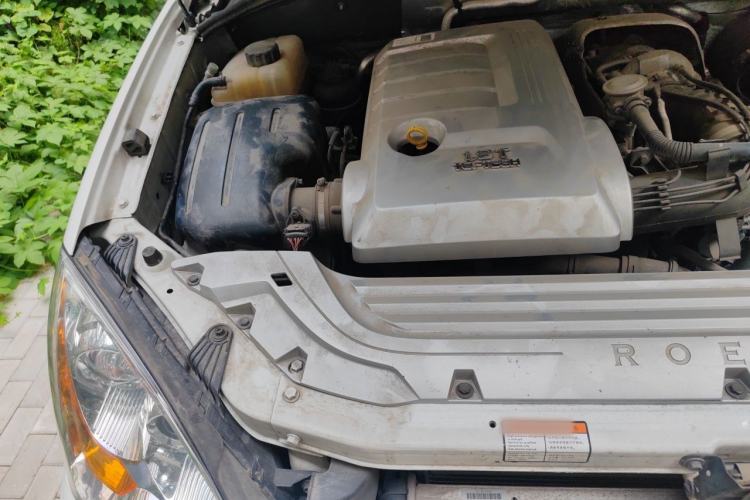 Used Roewe W5 2014 1.8T 4WD Automatic Haoyu Special Edition Engine Bay Right