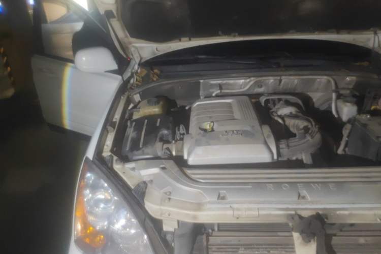Used Roewe W5 2014 1.8T 4WD Automatic Haoyu Special Edition Engine Bay Right
