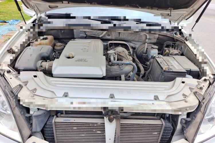 Used Roewe W5 2014 1.8T 2WD Manual Chiyu Special Edition Engine Bay
