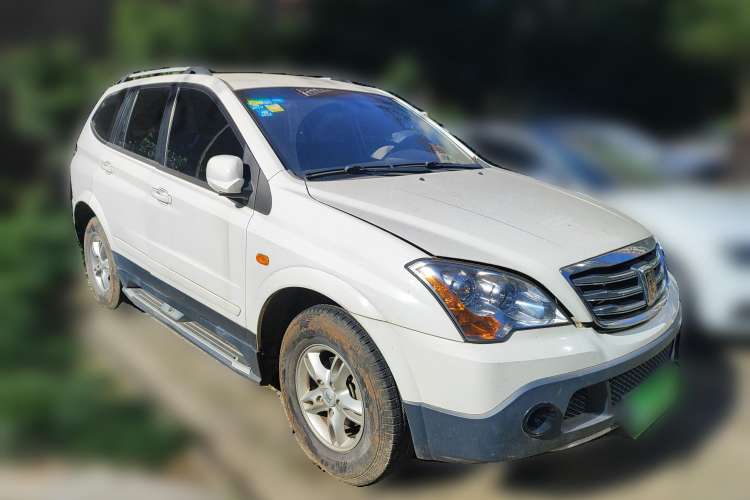 Used Roewe W5 2014 1.8T 2WD Automatic Tharu Special Edition Front Right 45 Deg