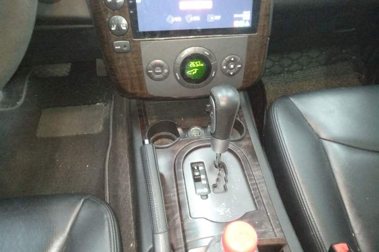 Used Roewe W5 2014 1.8T 4WD Automatic Haoyu Special Edition Gear Lever