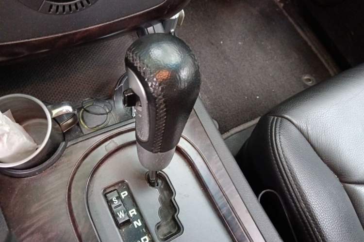 Used Roewe W5 2014 1.8T 4WD Automatic Haoyu Special Edition Gear Lever
