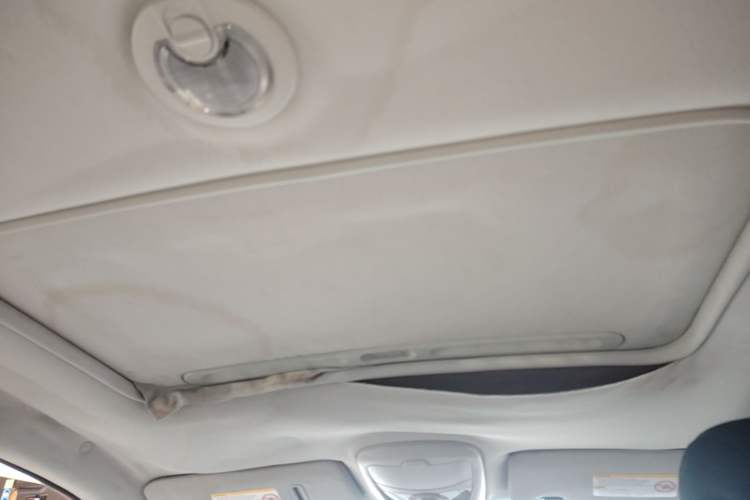 Used Roewe W5 2014 1.8T 2WD Automatic Tharu Special Edition Headliner