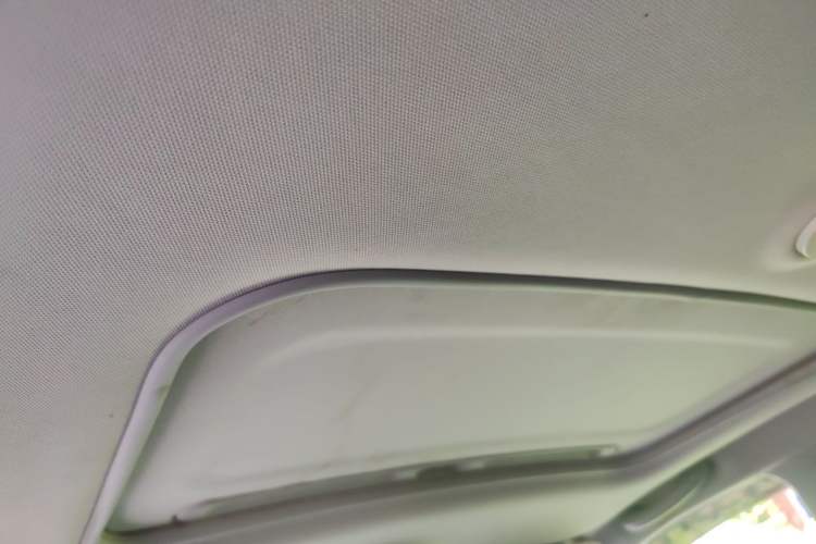 Used Roewe W5 2014 1.8T 4WD Automatic Haoyu Special Edition Headliner