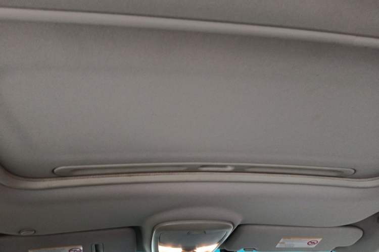 Used Roewe W5 2014 1.8T 4WD Automatic Haoyu Special Edition Headliner