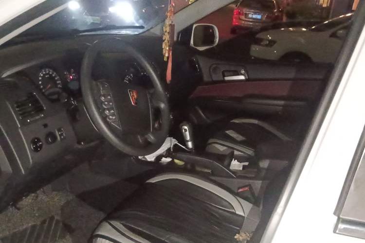 Used Roewe W5 2014 1.8T 2WD Automatic Tharu Special Edition Left Front Seat