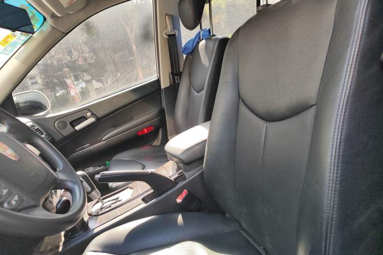 Used Roewe W5 2014 1.8T 2WD Automatic Tharu Special Edition Left Front Seat