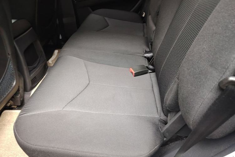 Used Roewe W5 2014 1.8T 2WD Automatic Tharu Special Edition Left Rear Seat