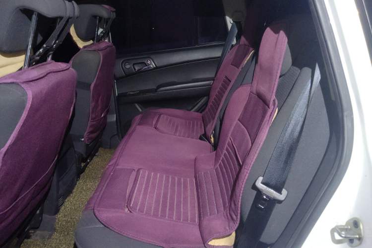 Used Roewe W5 2014 1.8T 2WD Automatic Tharu Special Edition Left Rear Seat