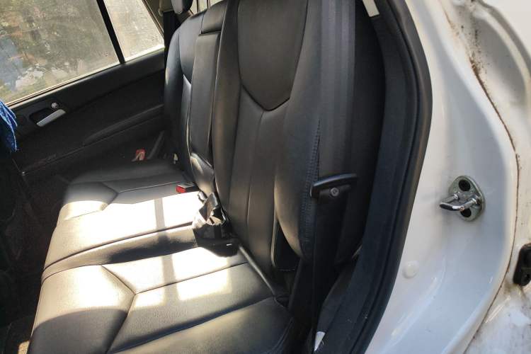 Used Roewe W5 2014 1.8T 2WD Automatic Tharu Special Edition Left Rear Seat