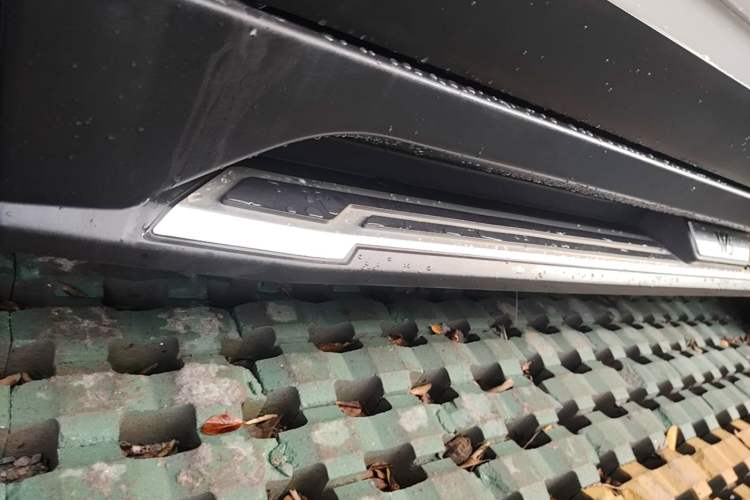 Used Roewe W5 2014 1.8T 2WD Automatic Tharu Special Edition Left Side Sill