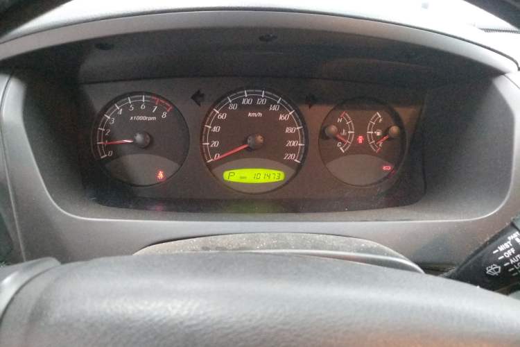 Used Roewe W5 2014 1.8T 4WD Automatic Haoyu Special Edition Odometer Close Up
