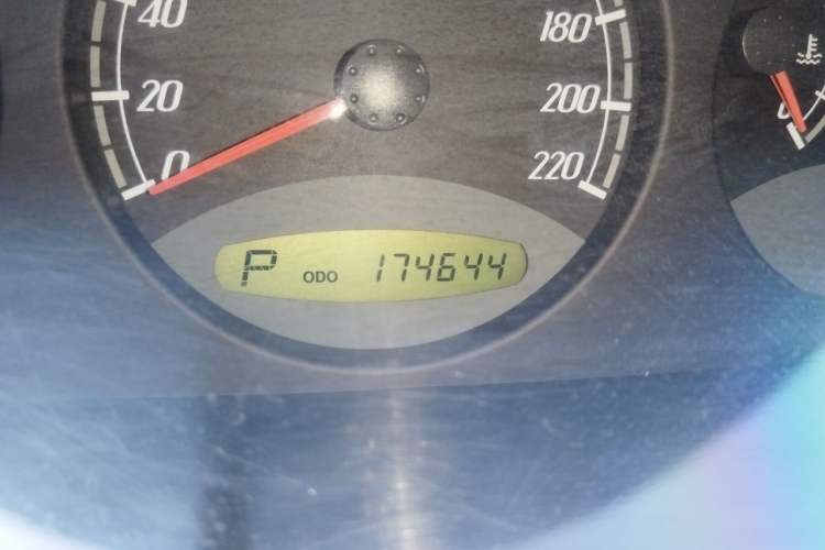 Used Roewe W5 2014 1.8T 4WD Automatic Haoyu Special Edition Odometer Close Up