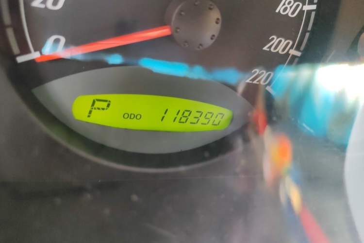 Used Roewe W5 2014 1.8T 4WD Automatic Haoyu Special Edition Odometer Close Up