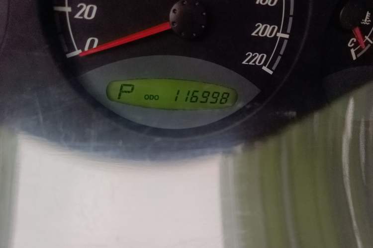 Used Roewe W5 2014 1.8T 2WD Automatic Tharu Special Edition Odometer Close Up