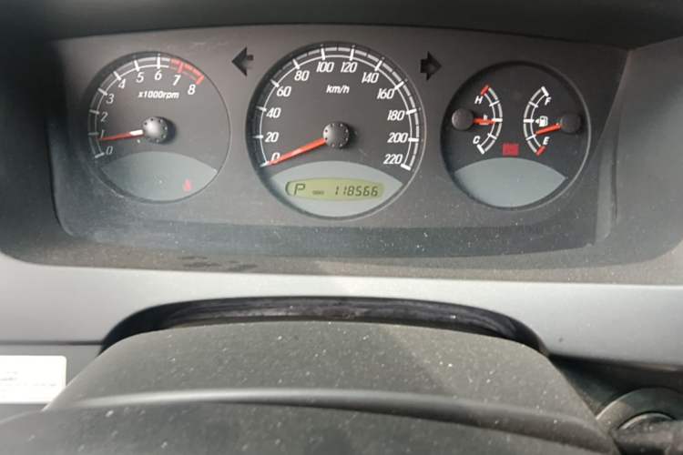 Used Roewe W5 2014 1.8T 4WD Automatic Haoyu Special Edition Odometer Close Up