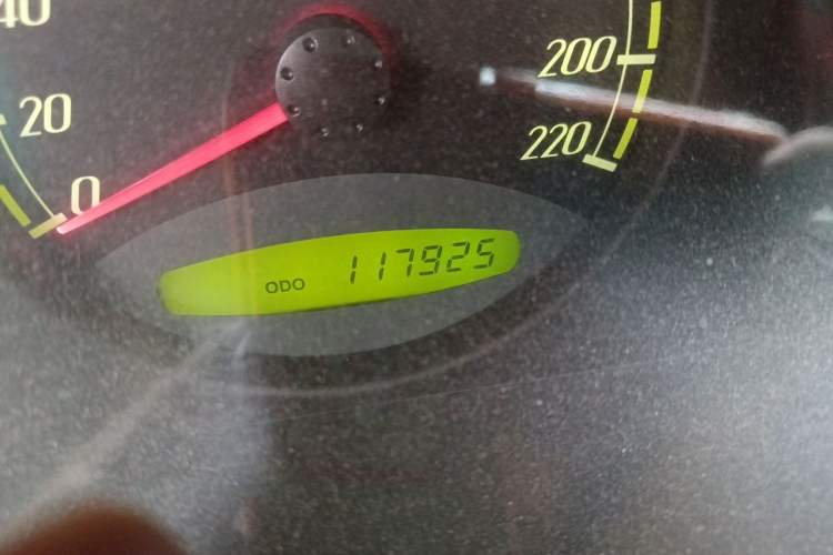 Used Roewe W5 2014 1.8T 4WD Automatic Haoyu Special Edition Odometer Close Up
