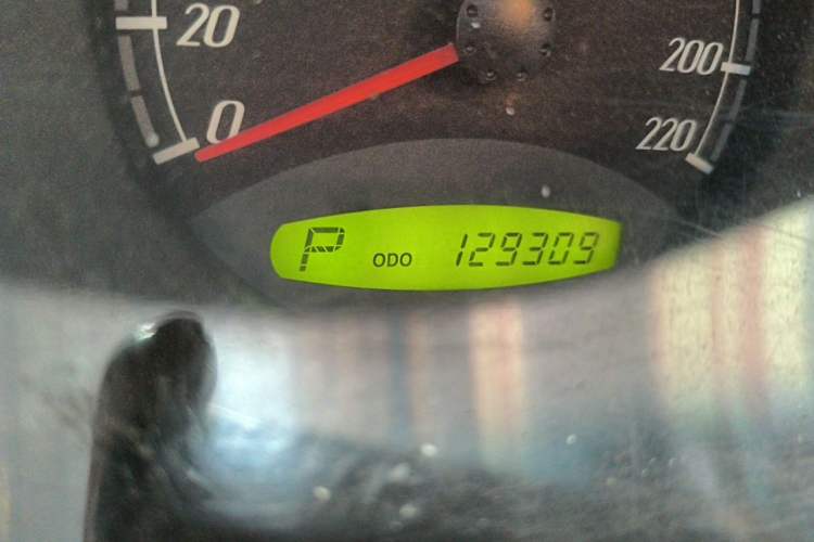 Used Roewe W5 2014 1.8T 2WD Automatic Tharu Special Edition Odometer Close Up