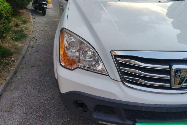 Used Roewe W5 2014 1.8T 2WD Automatic Tharu Special Edition Right Front Headlight
