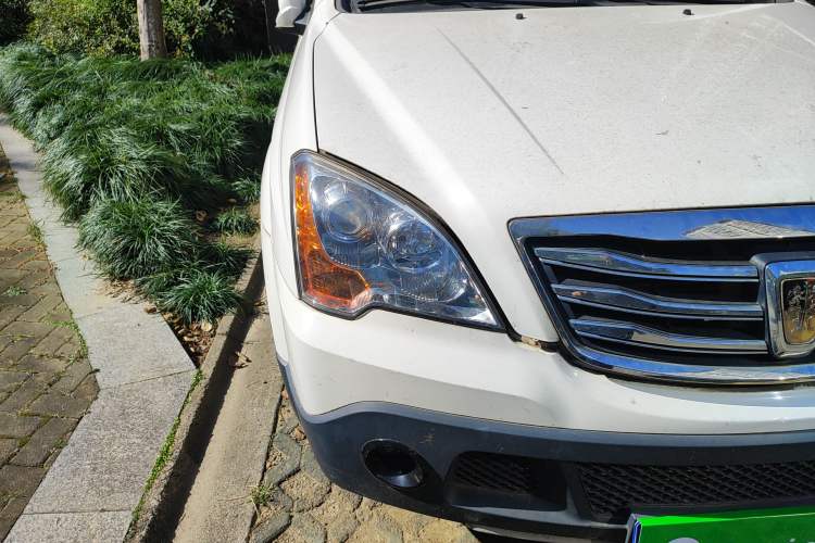 Used Roewe W5 2014 1.8T 2WD Automatic Tharu Special Edition Right Front Headlight