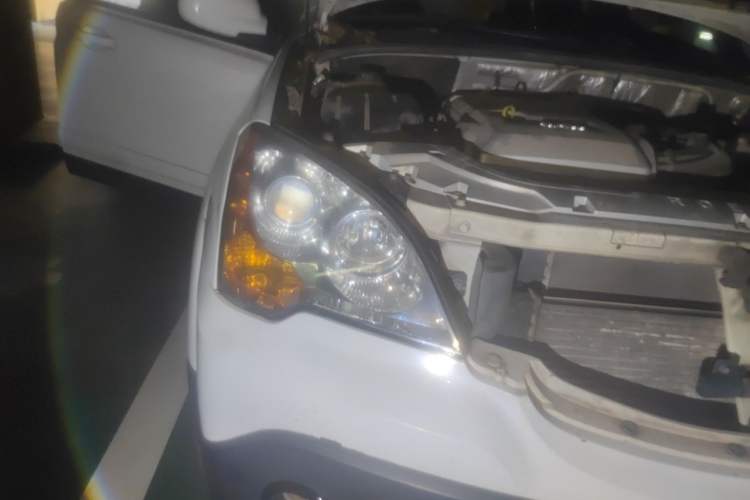 Used Roewe W5 2014 1.8T 4WD Automatic Haoyu Special Edition Right Front Headlight