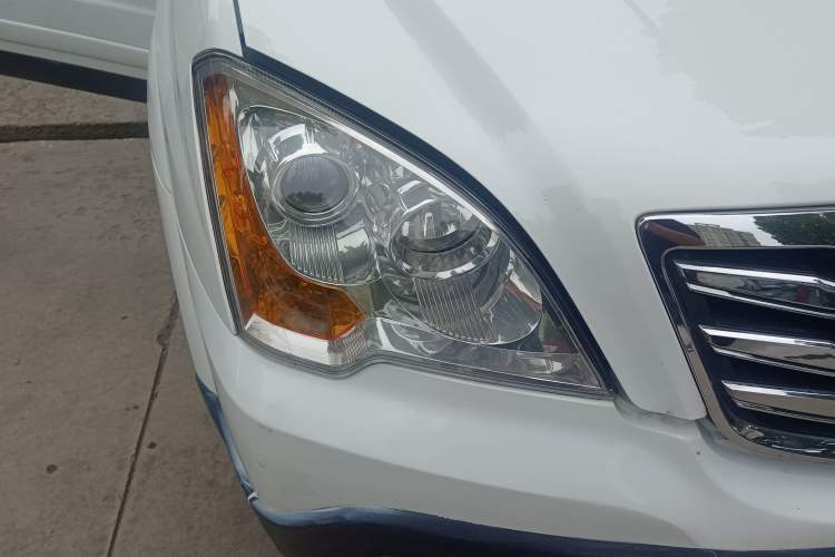 Used Roewe W5 2014 1.8T 2WD Automatic Tharu Special Edition Right Front Headlight